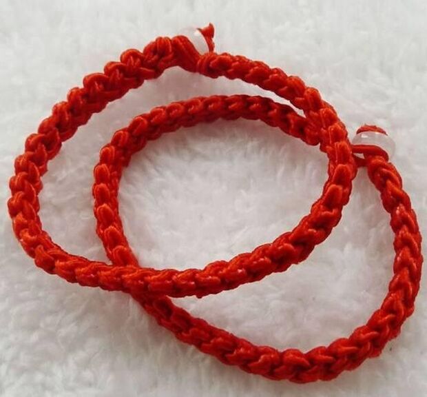 Lucky punane riidest käevõru – DIY amulett õnneks